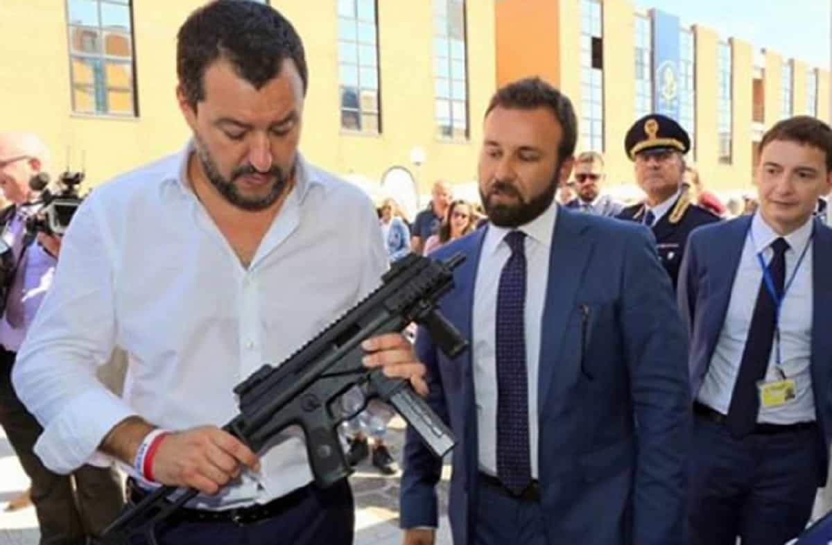 Salvini: "Al rave party di Modena c'erano droga e armi". Armi?