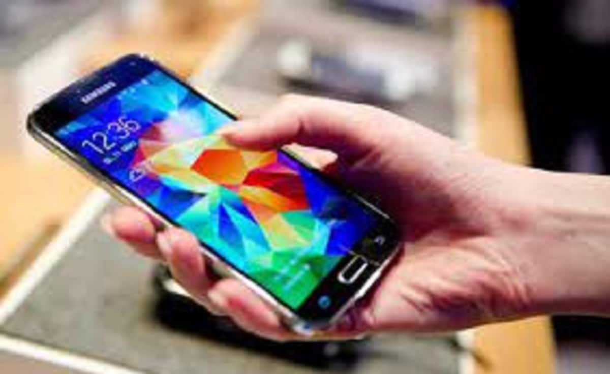 Aosta, contro bullismo e vandalismo in arrivo il Daspo per vietare l'utilizzo del cellulare