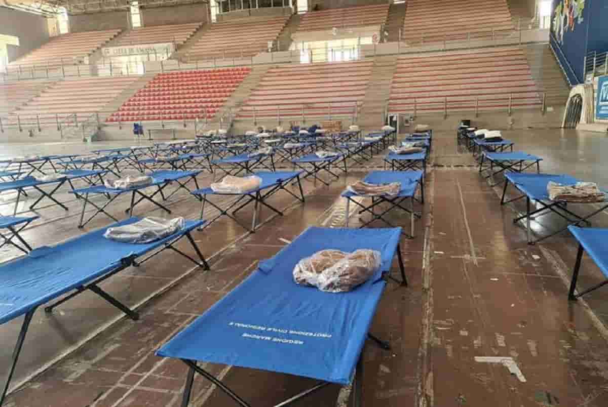 Terremoto Marche, ad Ancona in palasport sfollati e chi teme altre scosse