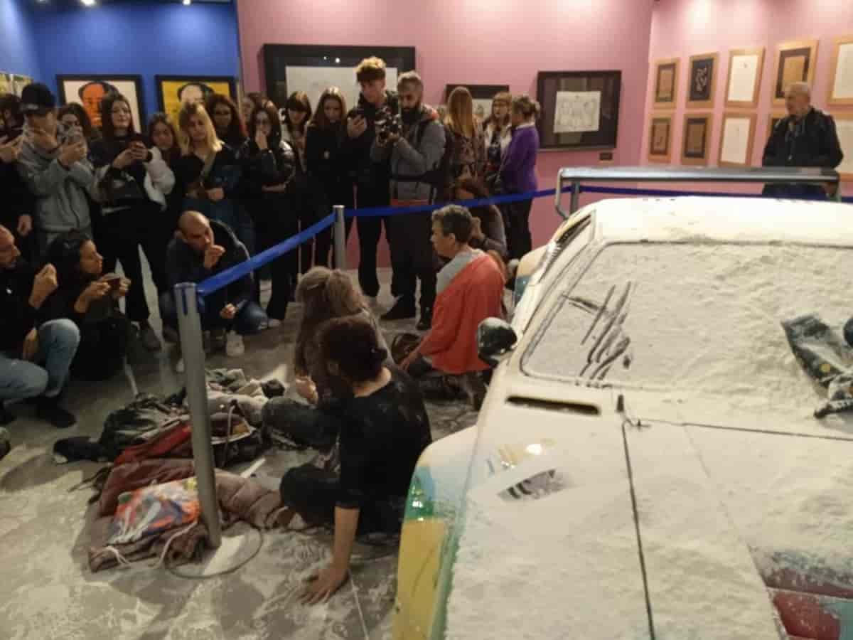 Farina macchina opera di Andy Warhol a Milano