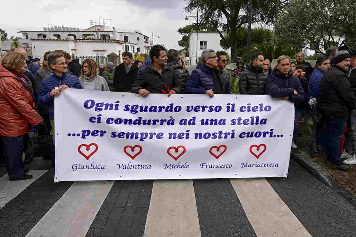 Casamicciola, funerali famiglia Monti e di Nikolinka Blangova