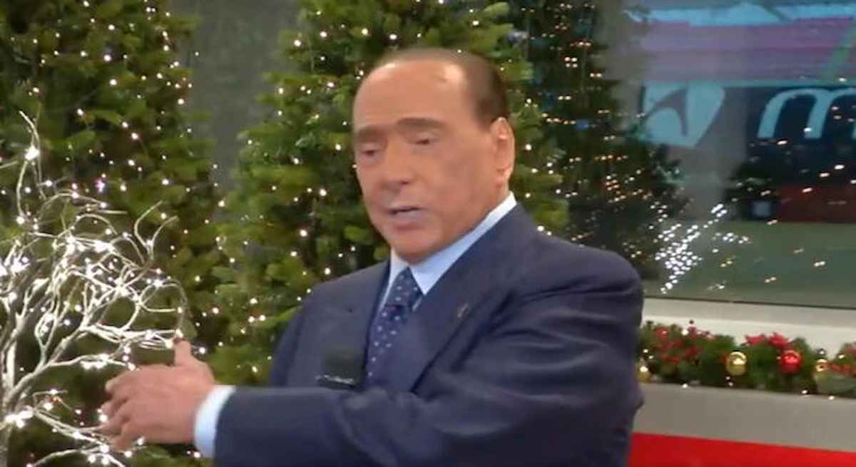 Berlusconi show alla cena di Natale del Monza: "Se battete Juve e Milan per voi pullman di..."