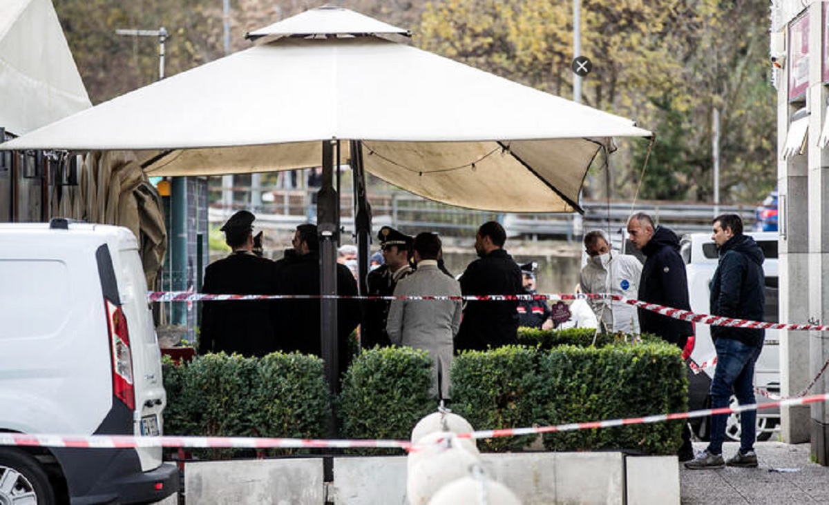 Strage alla riunione di condominio: "Vi ammazzo tutti". E uccide tre donne a colpi di pistola