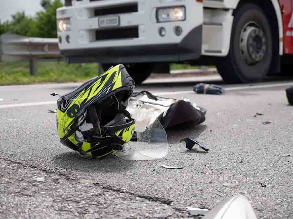 scooter camion garbatella incidente