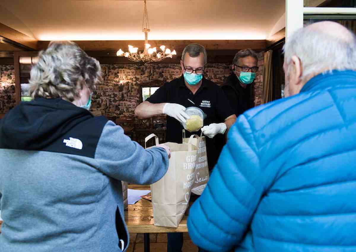 Guerra Ue al packaging: stop bustine di zucchero e flaconi di shampoo mono uso