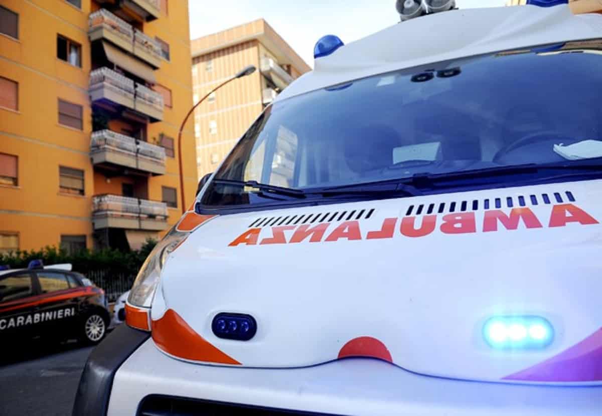 Un medico 68enne del 118 è stato preso a pugni da un paziente durante un intervento ai Quartieri Spagnoli (Napoli)