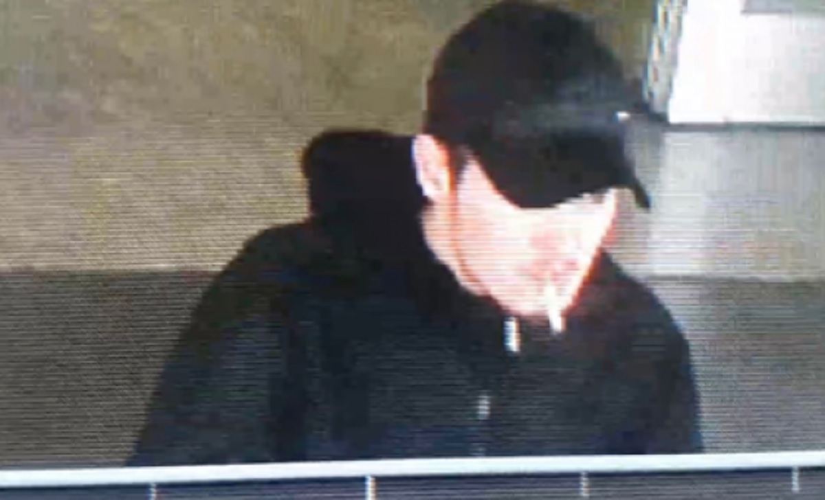 Ecco l'uomo che ha accoltellato la studentessa a Roma Termini: giovane polacco senzatetto