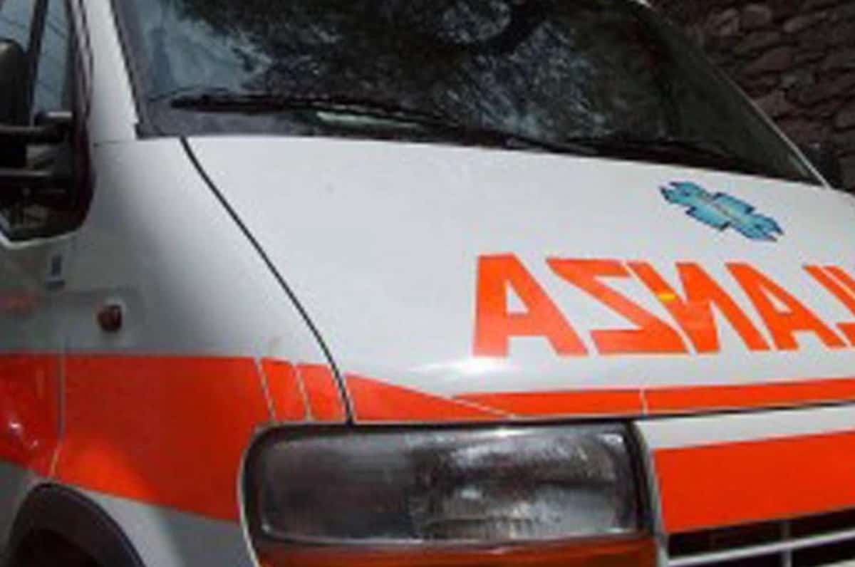 Napoli, 75enne colpito con uno pugno da uno sconosciuto: è grave