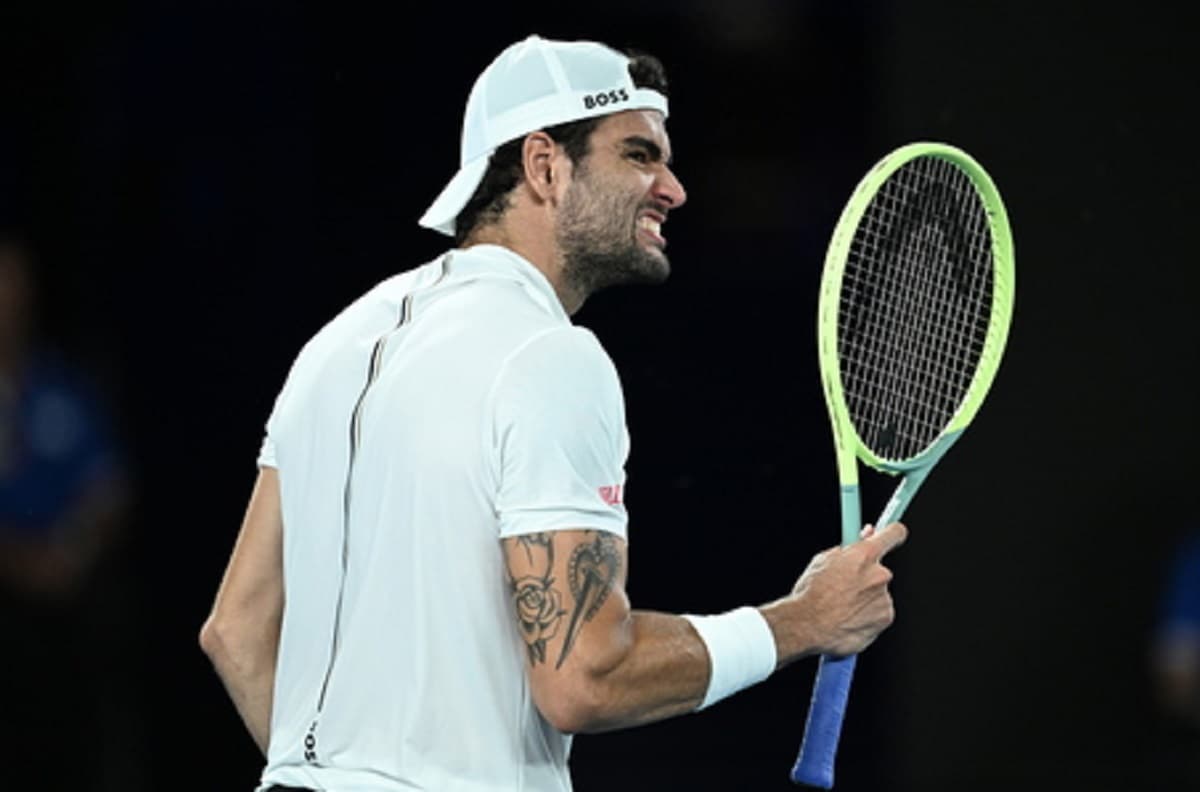 Australia dolceamara: Berrettini battuto a Melbourne dopo un match di quasi 5 ore. Bettiol in trionfo nella crono di Adelaide