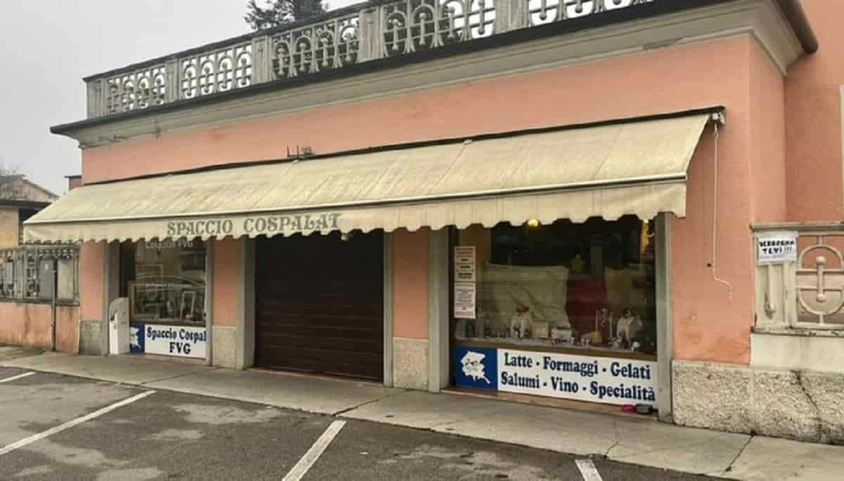 Negozio annuncia chiusura a Valvasone Arzene (Pordenone): "Nessuno vuole lavorare. Non troviamo dipendenti"
