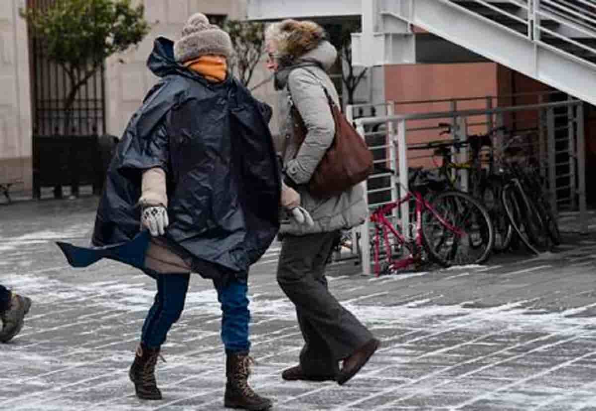 Previsioni meteo weekend: da domenica arrivano freddo e neve
