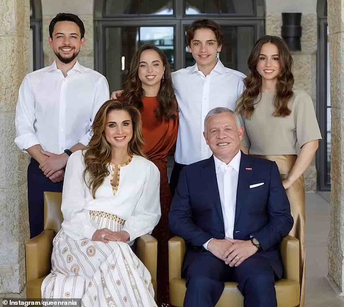 Una famiglia reale senza liti sembra quella di Giordania: la regina Rania pubblica la foto col re e i figli