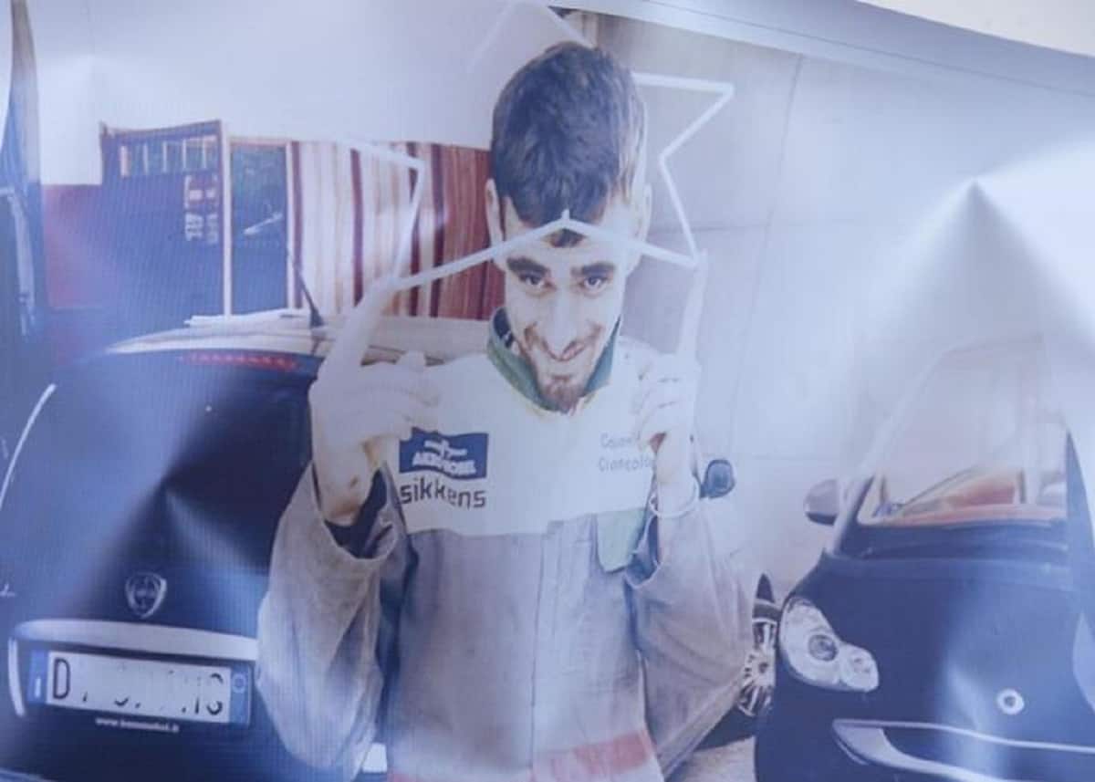 Omicidio Luca Varani, l'ex fidanzata su Facebook: "Se avessi saputo, ti avrei salvato"