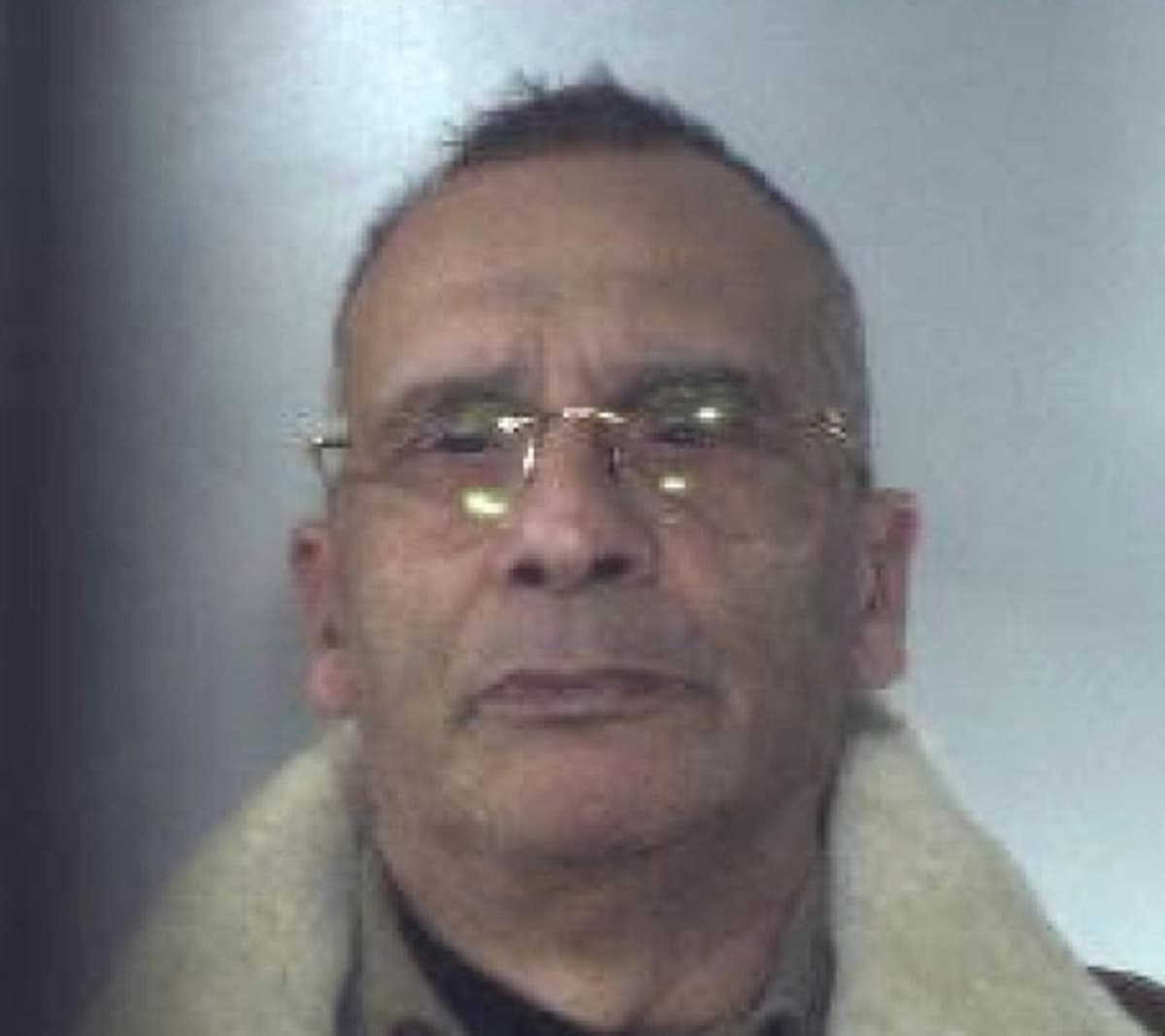 Matteo Messina Denaro, nel covo anche Viagra e preservativi. Latitanza di lusso tra scarpe e vestiti firmati