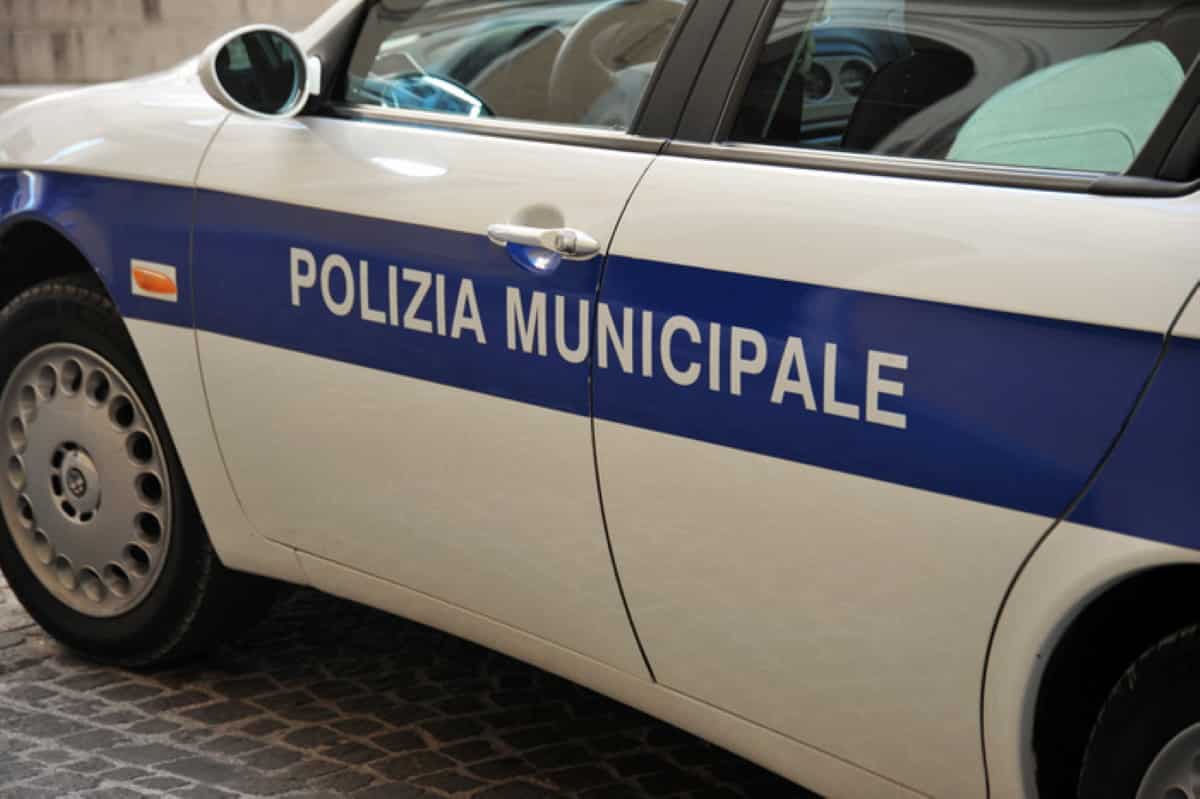 Troppo bella per fare la vigilessa