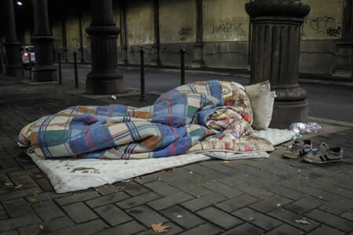 In Italia 100mila senzatetto. Solo a Roma sono 22mila. Ecco i dati città per città