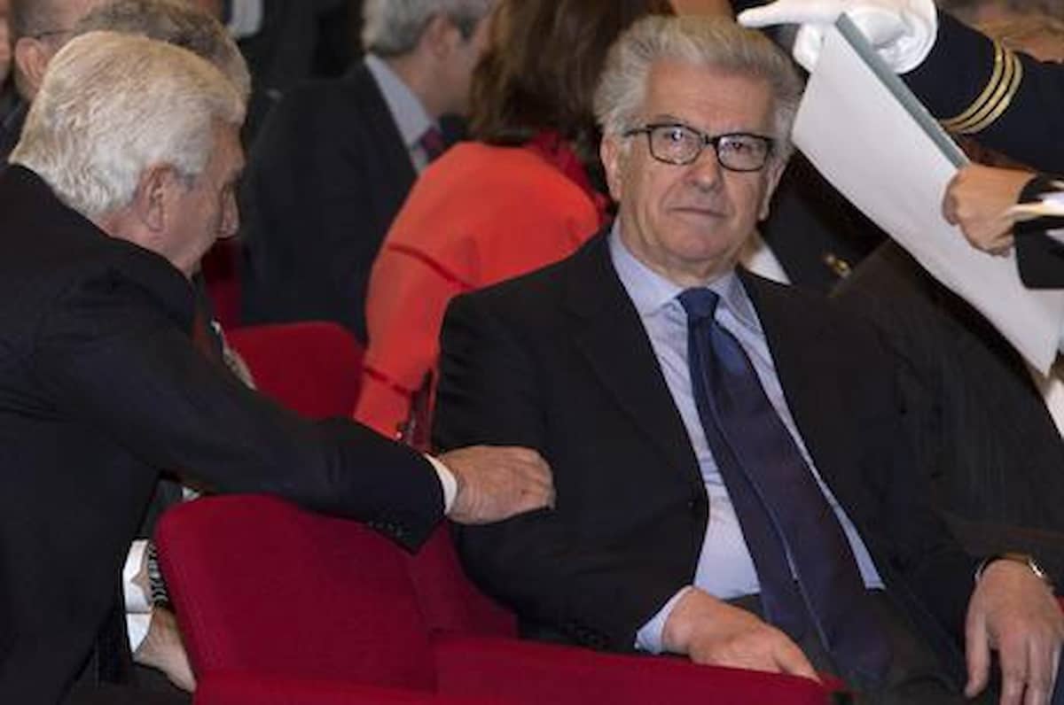 Pd, la guerra Bonaccini-Schlein lo soffoca, Zanda: declino che spaventa, crisi quasi irreversibile