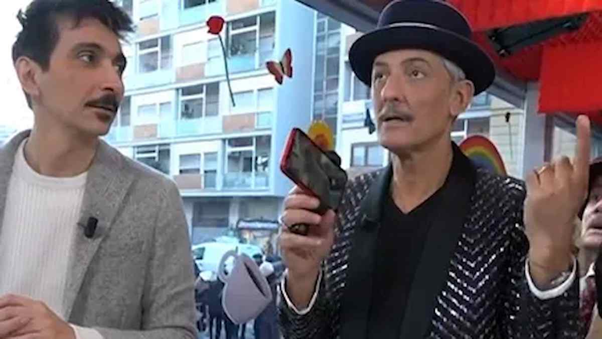 Fiorello avvista un Ufo in diretta: lo sketch durante la puntata di Viva Rai 2!