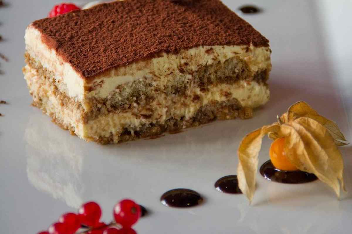 Allergica al latte muore dopo aver mangiato tiramisù vegano. Prodotto ritirato