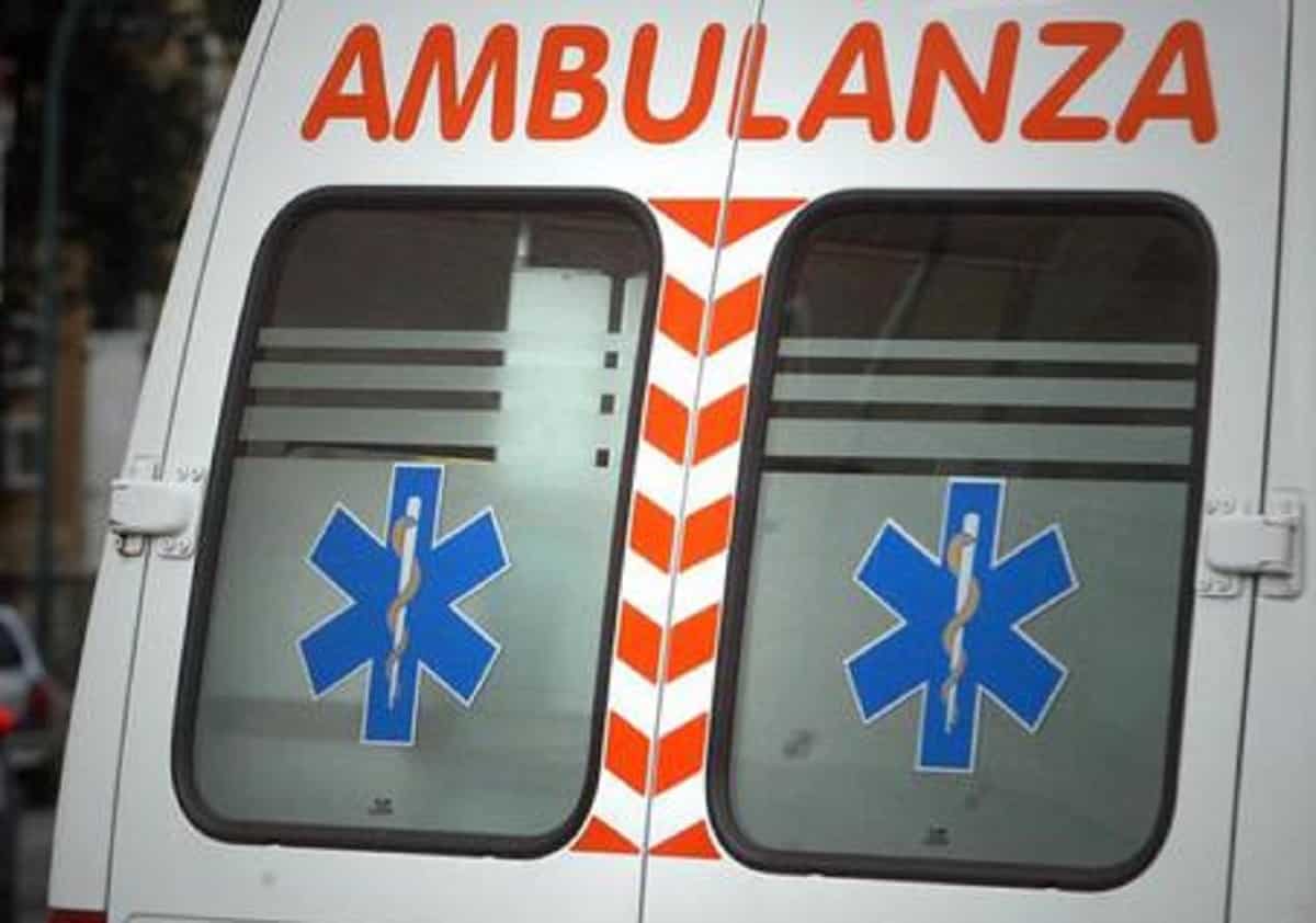 Auto contro cancello, foto d'archivio Ansa