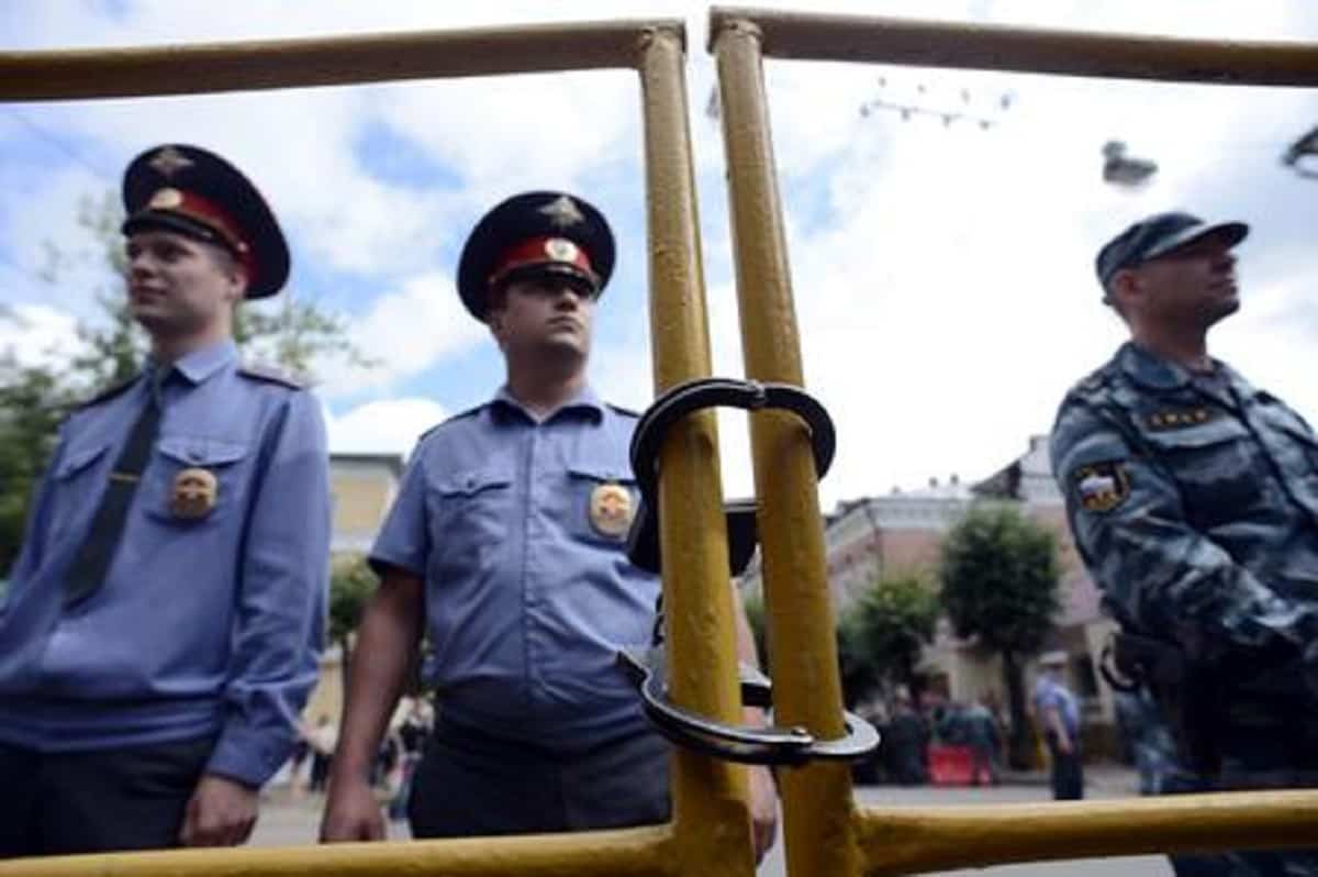 Critica la guerra in chat, foto d'archivio Ansa