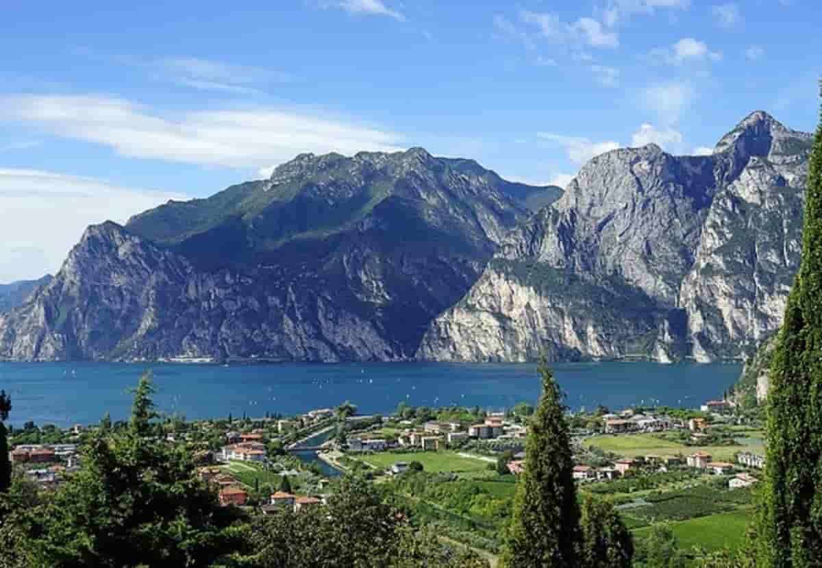 Lago di Garda, foto d'archivio Ansa