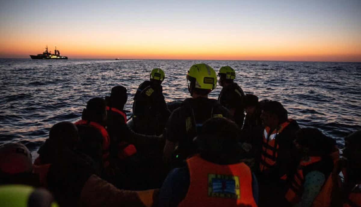 migranti lollobrigida