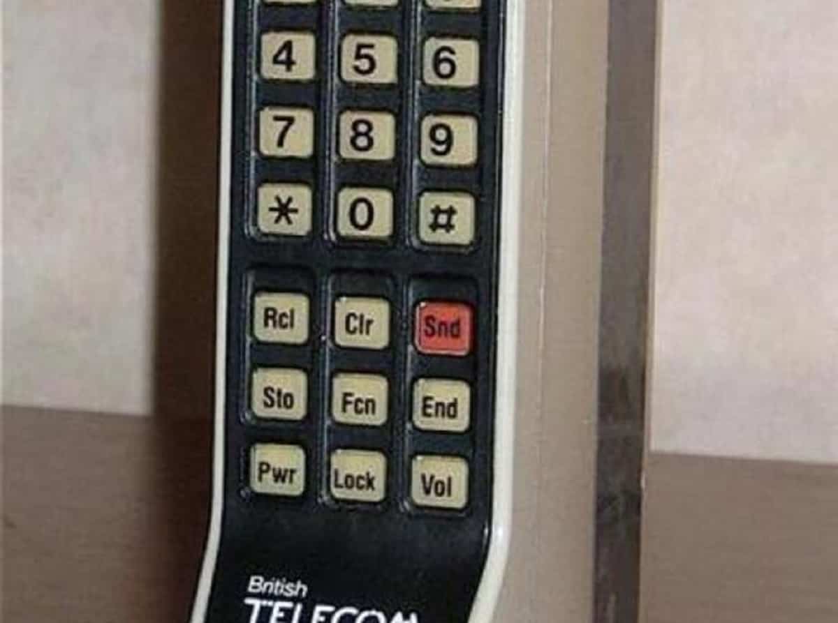 Quarant'anni fa fu messo in vendita il primo cellulare