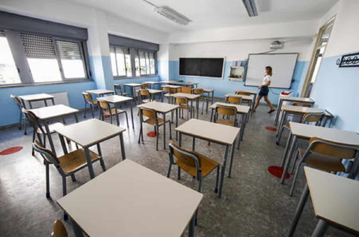 Scuola media Locatelli, foto Ansa