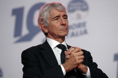 Calcio sotto tiro, emergenza anche all’estero, cresce intimidazione e razzismo, Abodi vuole sport in Costituzione