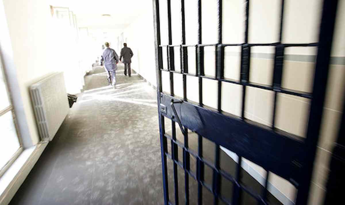 Uccise i nipoti durante una lite per l'eredità: 90enne in carcere per scontare 29 anni e 4 giorni