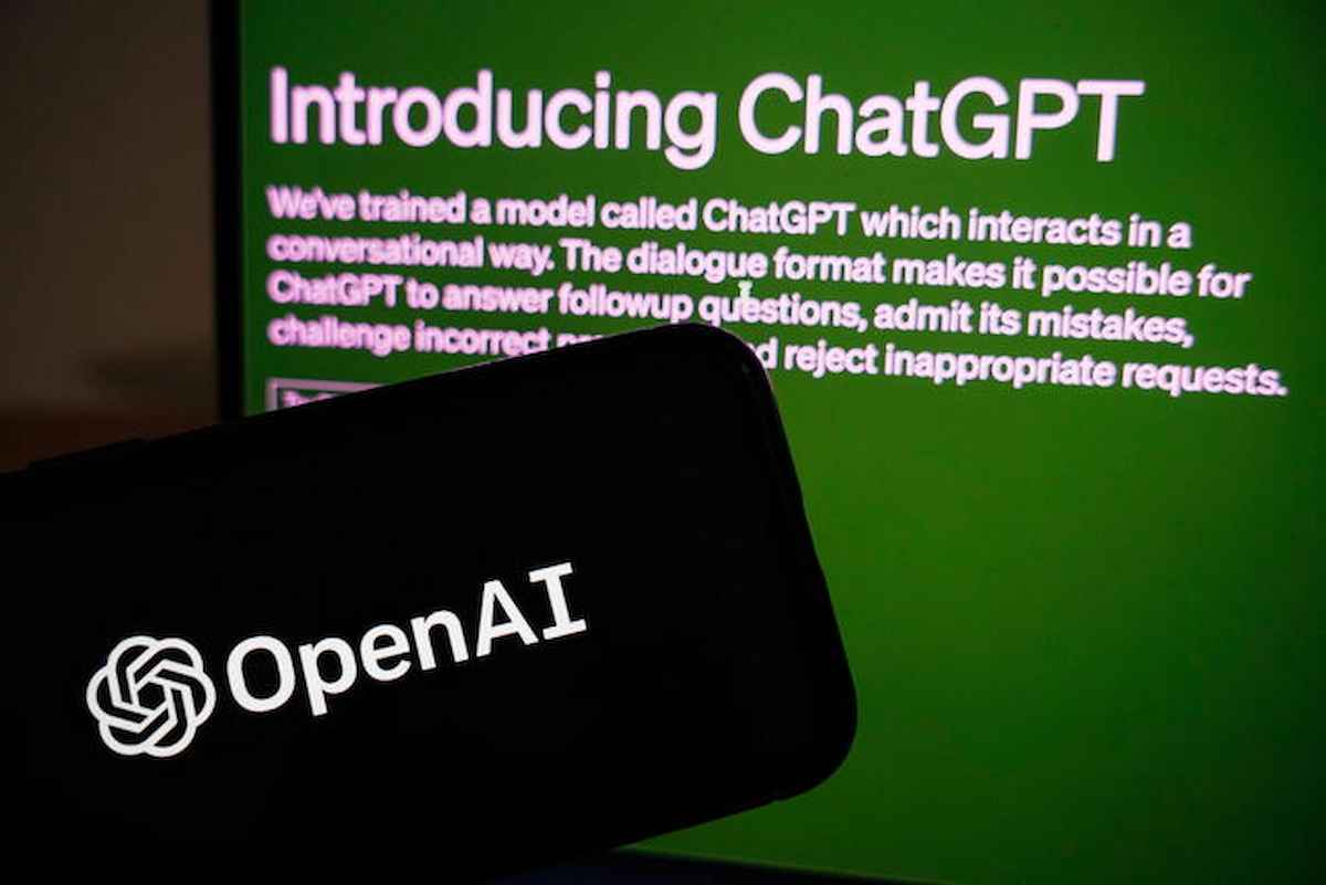 OpenAI, in particolare, ha: • predisposto e pubblicato sul proprio sito un’informativa rivolta a tutti gli utenti e non utenti, in Europa e nel resto del mondo, per illustrare quali dati personali e con quali modalità sono trattati per l’addestramento degli algoritmi e per ricordare che chiunque ha diritto di opporsi a tale trattamento; • ampliato l’informativa sul trattamento dei dati riservata agli utenti del servizio rendendola ora accessibile anche nella maschera di registrazione prima che un utente si registri al servizio; • riconosciuto a tutte le persone che vivono in Europa, anche non utenti, il diritto di opporsi a che i loro dati personali siano trattati per l’addestramento degli algoritmi anche attraverso un apposito modulo compilabile online e facilmente accessibile; • ha introdotto una schermata di benvenuto alla riattivazione di ChatGPT in Italia, con i rimandi alla nuova informativa sulla privacy e alle modalità di trattamento dei dati personali per il training degli algoritmi; • ha previsto per gli interessati la possibilità di far cancellare le informazioni ritenute errate dichiarandosi, allo stato, tecnicamente impossibilitata a correggere gli errori; • ha chiarito, nell’informativa riservata agli utenti, che mentre continuerà a trattare taluni dati personali per garantire il corretto funzionamento del servizio sulla base del contratto, tratterà i loro dati personali ai fini dell’addestramento degli algoritmi, salvo che esercitino il diritto di opposizione, sulla base del legittimo interesse; • ha implementato per gli utenti già nei giorni scorsi un modulo che consente a tutti gli utenti europei di esercitare il diritto di opposizione al trattamento dei propri dati personali e poter così escludere le conversazioni e la relativa cronologia dal training dei propri algoritmi; • ha inserito nella schermata di benvenuto riservata agli utenti italiani già registrati al servizio un pulsante attraverso il quale, per riaccedere al servizio, dovranno dichiarare di essere maggiorenni o ultratredicenni e, in questo caso, di avere il consenso dei genitori; ChatGPT è tornata: di nuovo disponibile in Italia, cosa cambia con gli aggiustamenti privacy