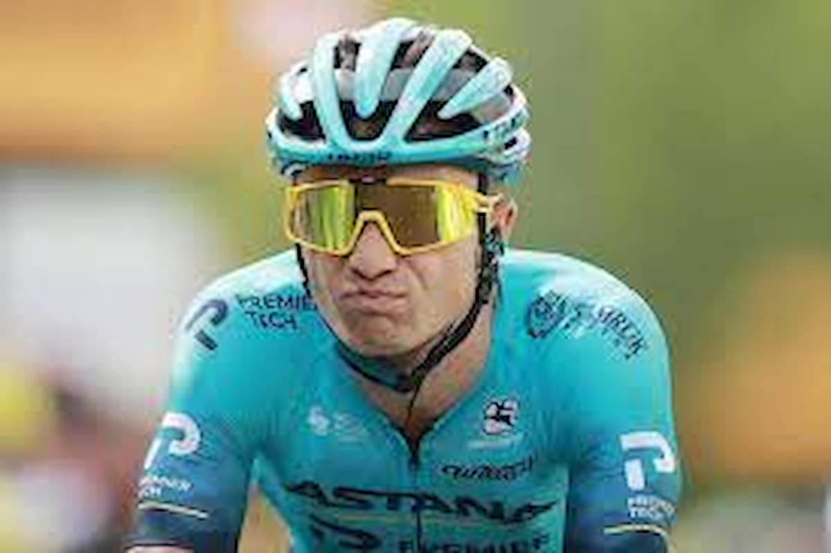 Giro di Sicilia, espode il fenomeno Lutsenko, vince tutto: primo al traguardo di Giarre, sul podio Albanese