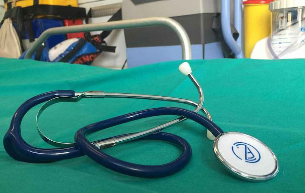 Medico arrestato a Bologna per l'omicidio della moglie: le avrebbe somministrato dosi letali di farmaci