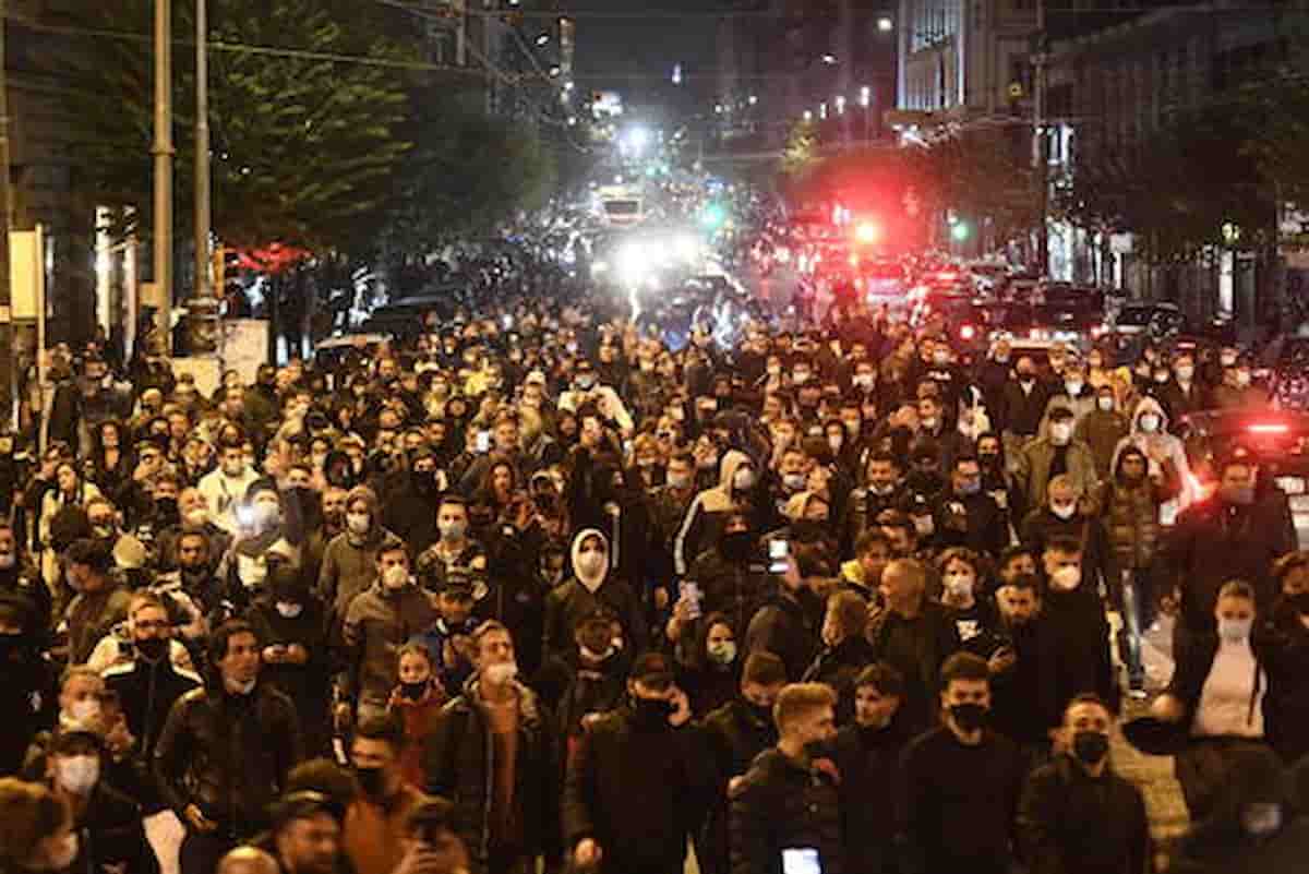 Napoli, dai botti alla polveriera, in frenata la festa-scudetto: De Laurentiis contro il popolo del Maradona