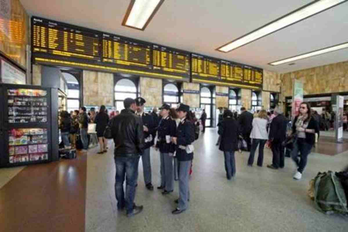 stazione-bologna-accoltellato-uomo-ansa