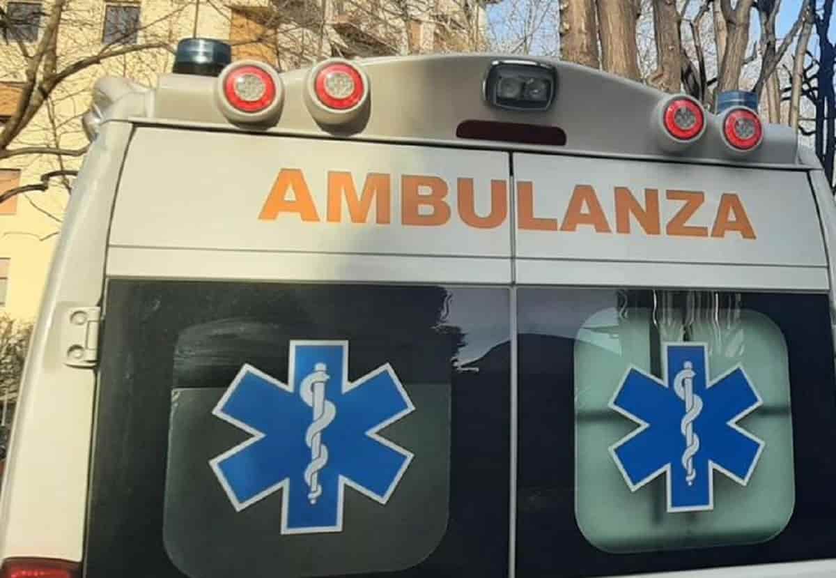 Cade dalla sedia e muore, foto d'archivio Ansa