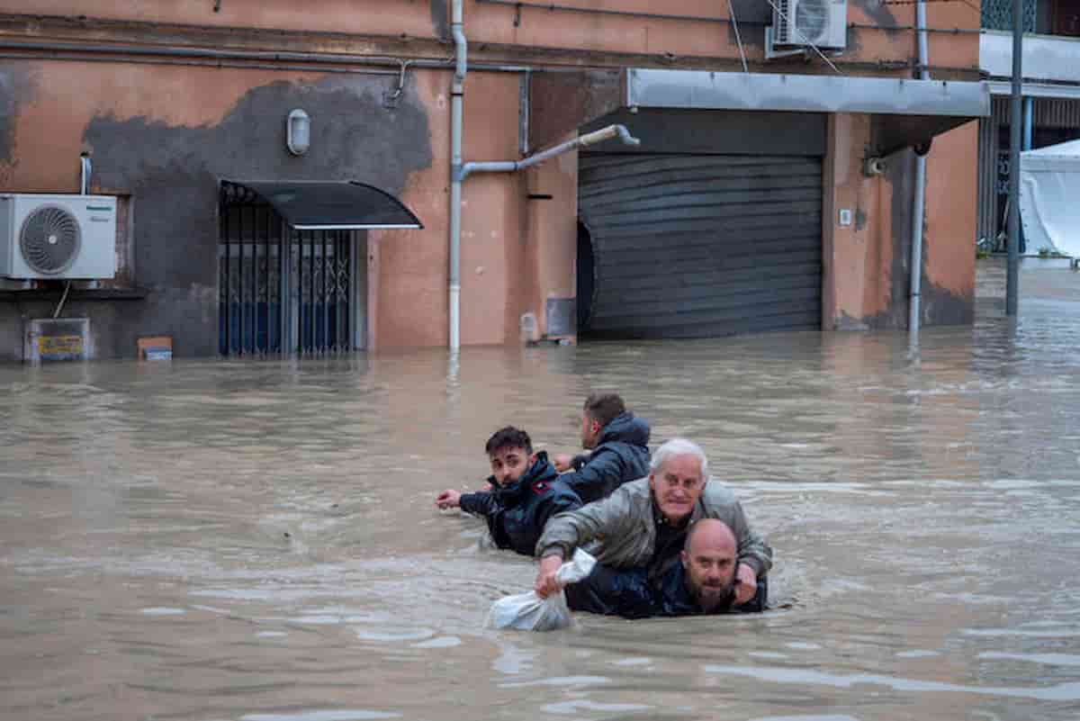 carabiniere anziano emilia foto