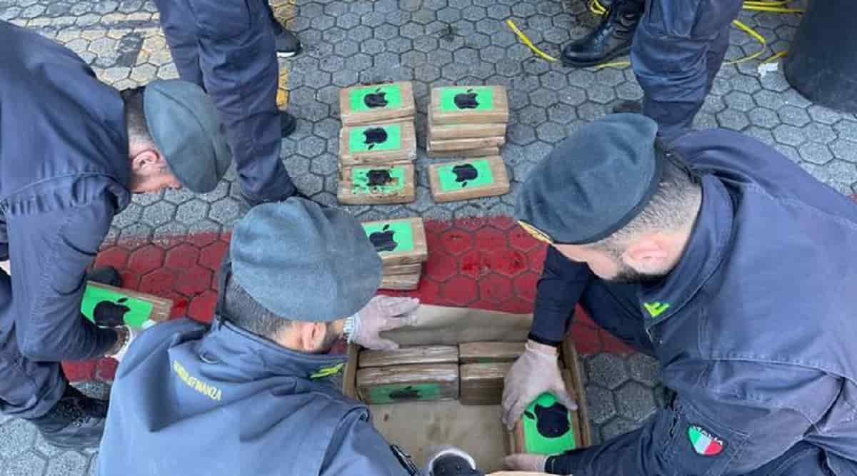 Cocaina, sequestro record di 3 tonnellate a Gioia Tauro. Foto Ansa