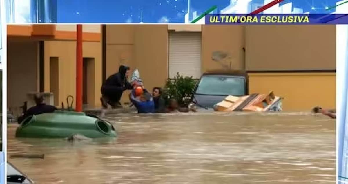 mamma figlio alluvione cesena