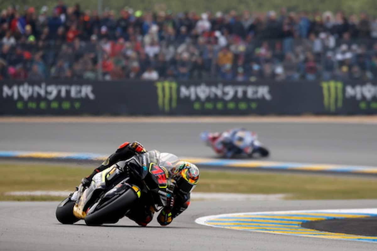 MotoGP, Marco Bezzecchi, 24 anni, trionfa a Le Mans nel GP di Francia: tonfo di Bagnaia (sempre leader)