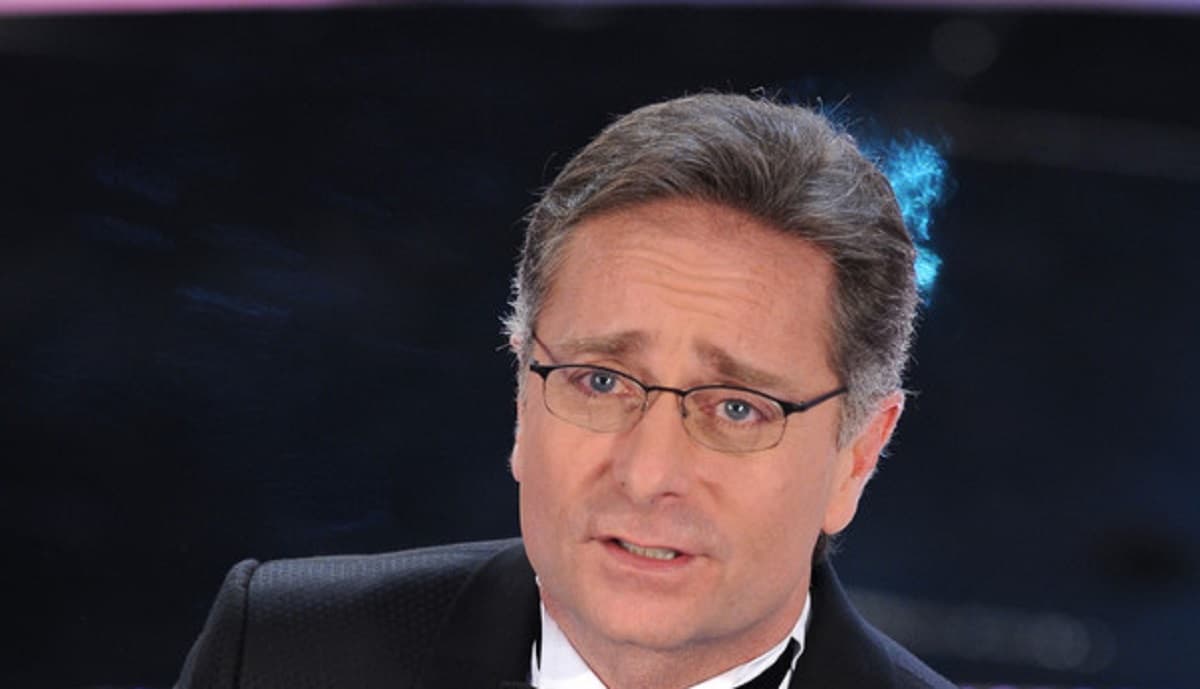 Inter-Milan, il fioretto di Paolo Bonolis (foto Ansa)