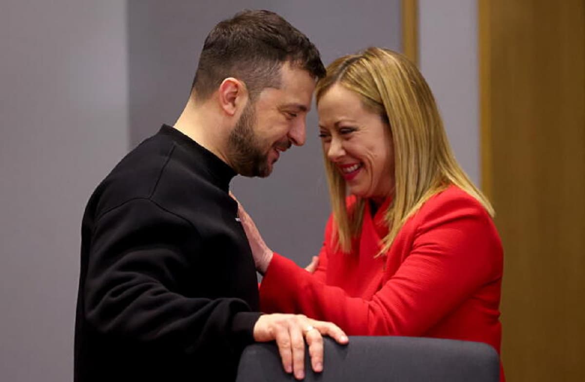 ''Sono i russi...'', la battuta di Zelensky in conferenza stampa. Foto Ansa