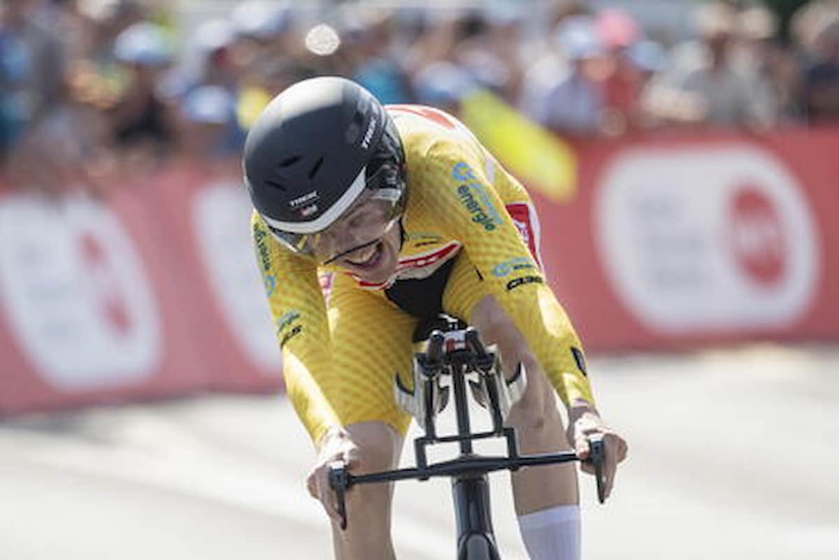 Giro della Svizzera vinto per la prima volta da un danese, Mattias Skijelmose, 22 anni, la cronometro finale dominata da Juan Ayuso