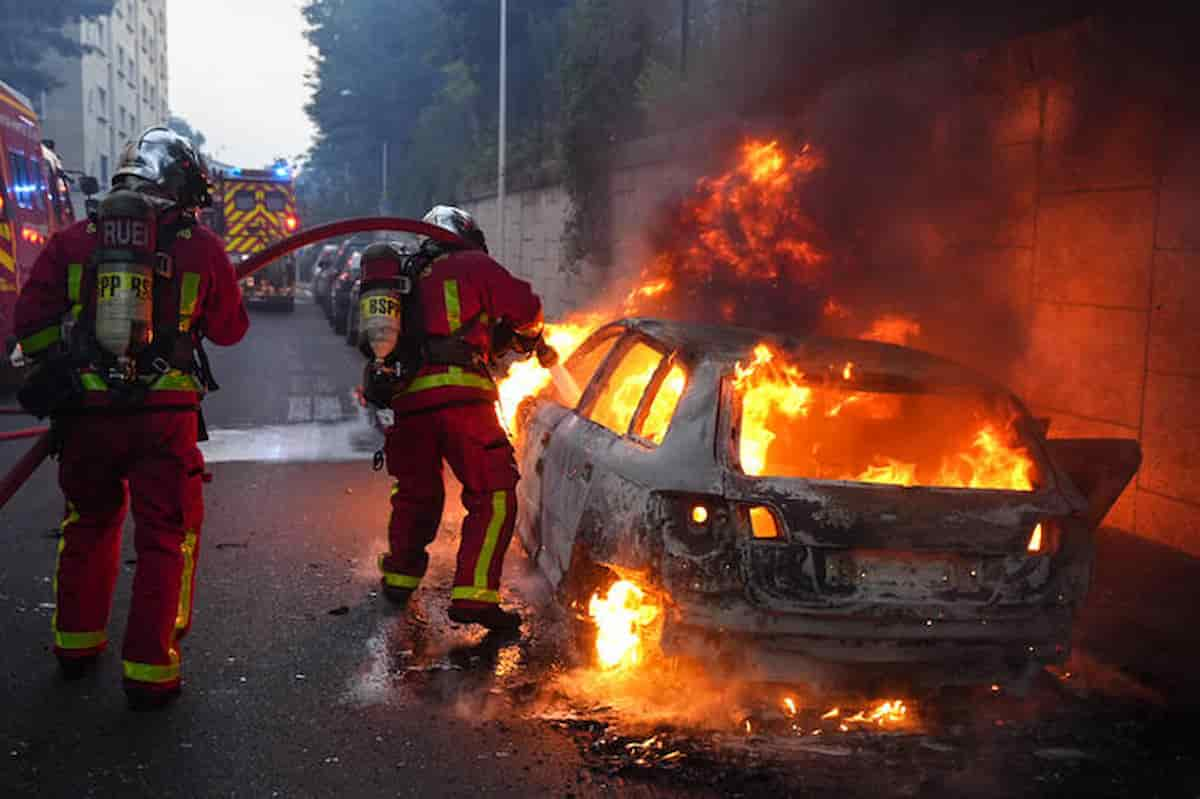 nael ucciso poliziotto parigi