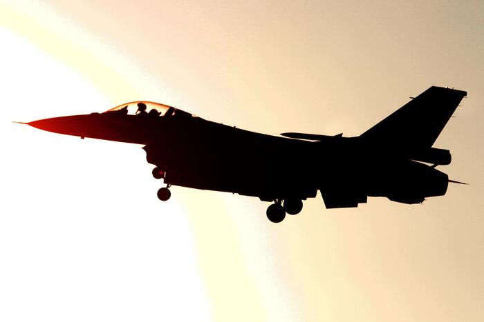 f16-cieli-washington_ansa