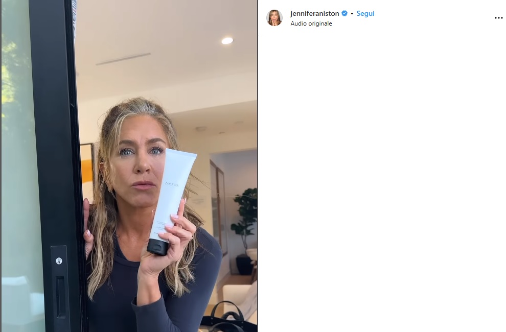 Jennifer_Aniston_capelli grigi
