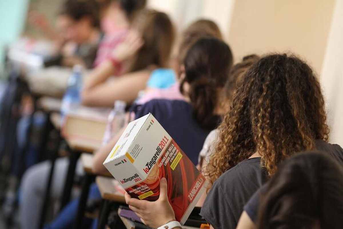 Maturità 2023, notte prima degli esami per 536mila studenti. Toto-tracce e riti