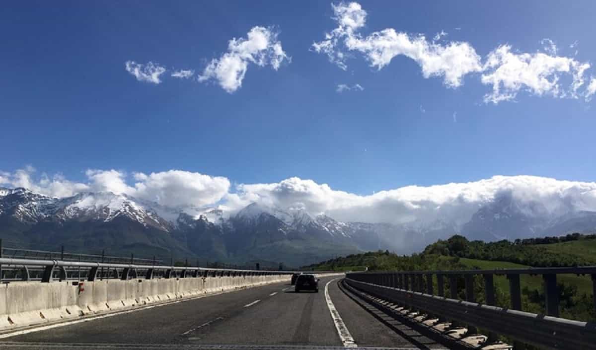 Incidente A24, foto Ansa