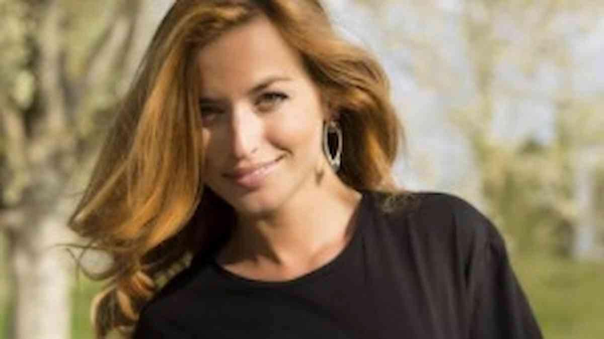 Beatrice Venezi, è bufera: contestata esecuzione nei suoi concerti di Inno di Roma di Puccini, polemiche ridicole